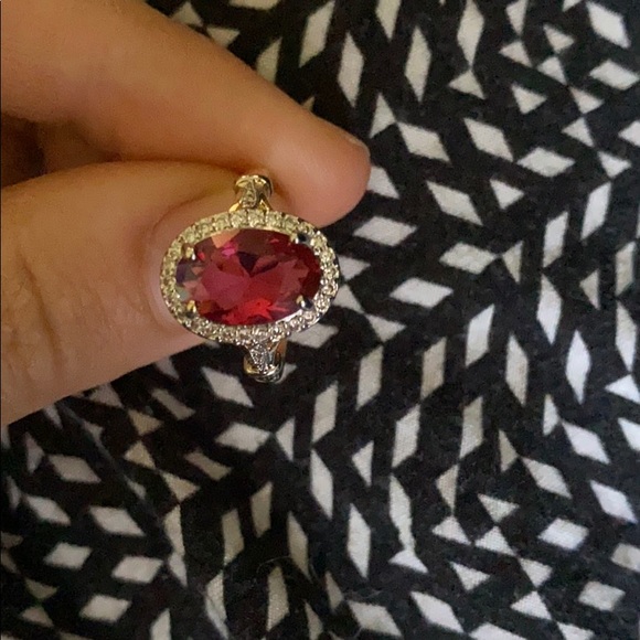 Gorgeous 18k Gold plated oval cut ruby ring - Picture 8 of 9